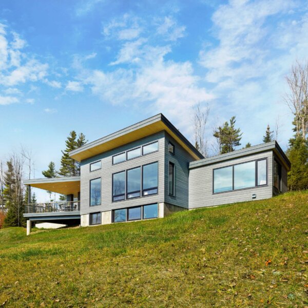 Gendai® Alkyd Light Gray Yakisugi siding as seen on Hilltop House