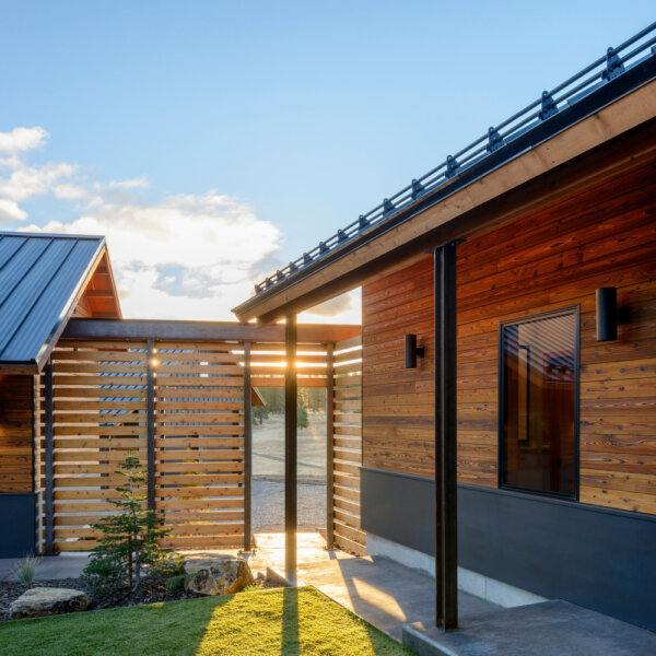 Pika-Pika® Linseed Oil Amber | Authentic Yakisugi Siding