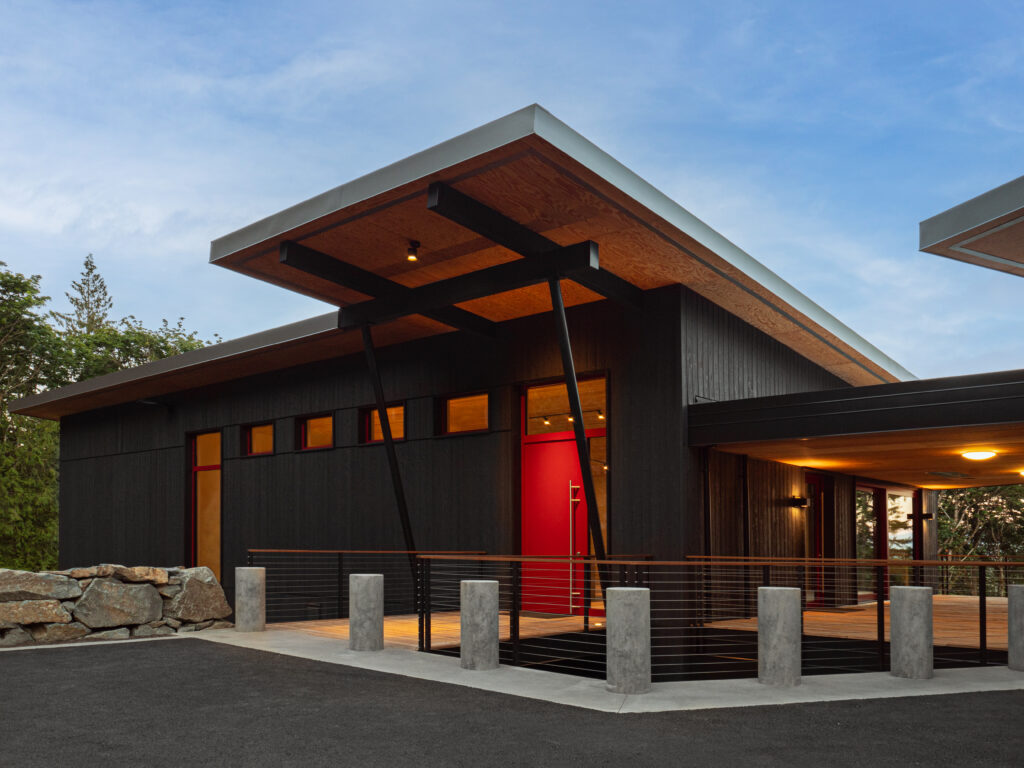 Passive House in Issaquah, Washington. Dark gray Gendai shou sugi ban siding.