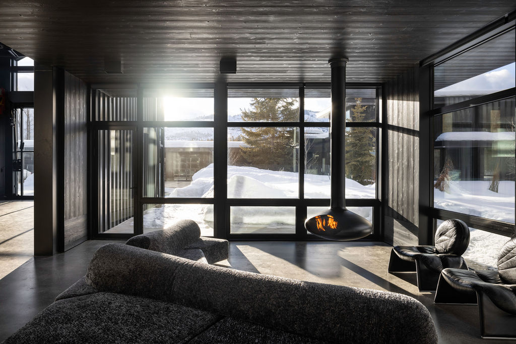 Gendai® Alkyd Brown | Authentic Yakisugi Siding